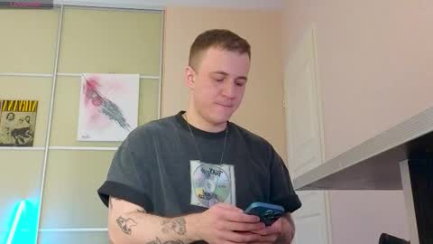 Snapshot of vers_gay chatting on October 16, 12:02 pm Ethan online show from October 16, 12:02 pm