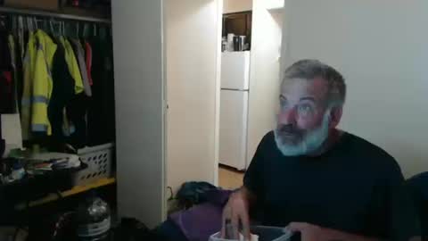 Snapshot of veryveryhairmanindenver chatting on October 16, 11:57 pm hairy man online show from October 16, 11:57 pm