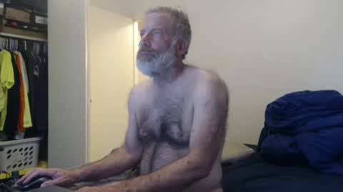 Snapshot of veryveryhairmanindenver chatting on February 25, 12:58 am hairy man online show from February 25, 12:58 am