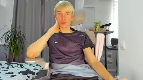 vibemygirl online show from November 22, 6:13 am