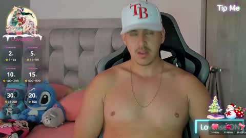 Snapshot of victor_vixen chatting on December 29, 5:22 pm victor online show from December 29, 5:22 pm