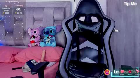Snapshot of victor_vixen chatting on March 4, 5:03 pm victor online show from March 4, 5:03 pm