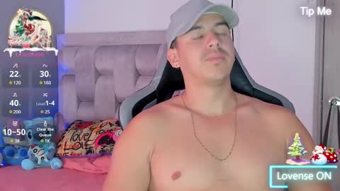 Snapshot of victor_vixen chatting on January 3, 1:58 pm victor online show from January 3, 1:58 pm