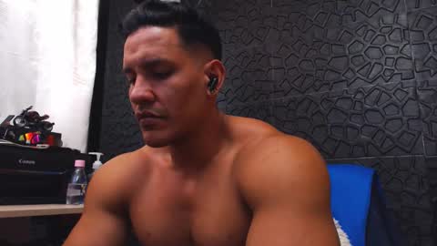 Snapshot of viktorherrera chatting on September 19, 3:56 pm Viktor Herrera online show from September 19, 3:56 pm