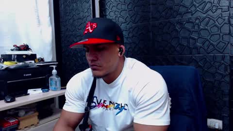 Snapshot of viktorherrera chatting on February 9, 1:56 am Viktor Herrera online show from February 9, 1:56 am