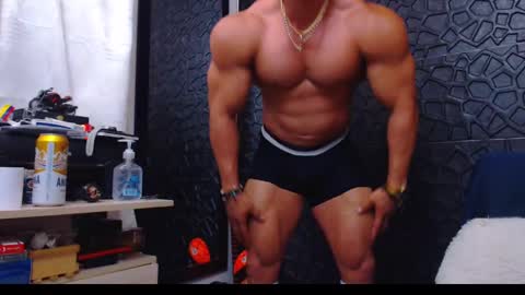 Snapshot of viktorherrera chatting on December 31, 5:51 pm Viktor Herrera online show from December 31, 5:51 pm