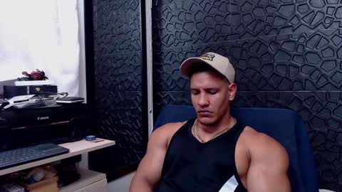 Snapshot of viktorherrera chatting on February 27, 5:15 pm Viktor Herrera online show from February 27, 5:15 pm