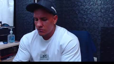 Snapshot of viktorherrera chatting on January 22, 2:59 am Viktor Herrera online show from January 22, 2:59 am
