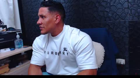 Snapshot of viktorherrera chatting on January 26, 5:02 am Viktor Herrera online show from January 26, 5:02 am