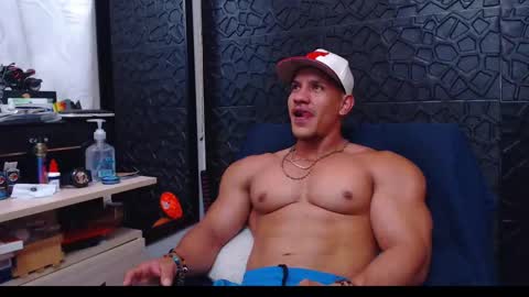 Snapshot of viktorherrera chatting on January 4, 2:14 pm Viktor Herrera online show from January 4, 2:14 pm