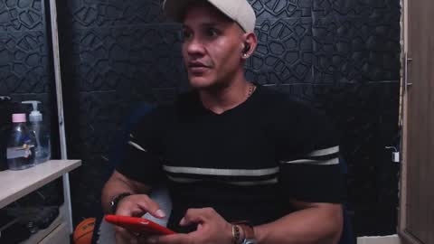 Snapshot of viktorherrera chatting on October 5, 6:17 am Viktor Herrera online show from October 5, 6:17 am