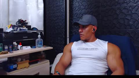 Snapshot of viktorherrera chatting on January 15, 5:26 pm Viktor Herrera online show from January 15, 5:26 pm