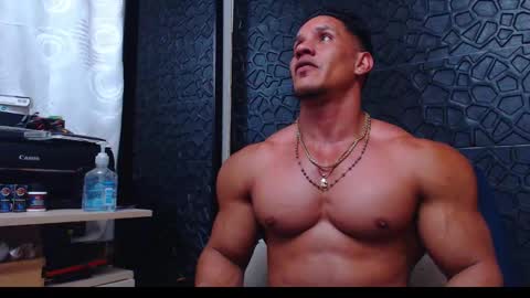 Snapshot of viktorherrera chatting on December 11, 2:11 am Viktor Herrera online show from December 11, 2:11 am
