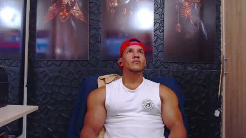 Viktor Herrera online show from April 18, 7:07 pm