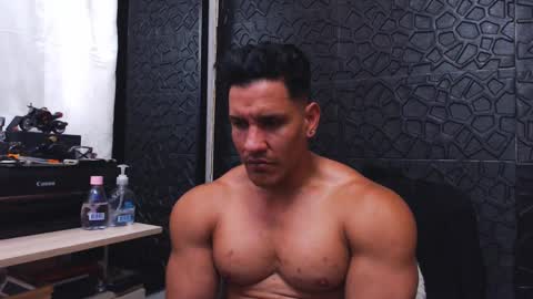 Snapshot of viktorherrera chatting on September 8, 4:50 pm Viktor Herrera online show from September 8, 4:50 pm