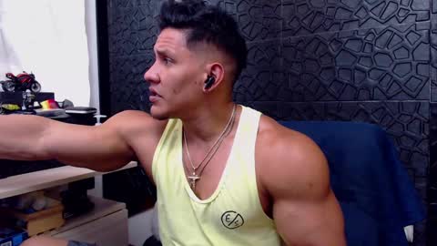 Snapshot of viktorherrera chatting on March 12, 4:24 pm Viktor Herrera online show from March 12, 4:24 pm