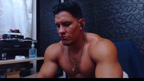 Snapshot of viktorherrera chatting on January 29, 4:05 am Viktor Herrera online show from January 29, 4:05 am