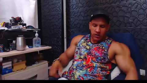 Snapshot of viktorherrera chatting on January 23, 2:07 pm Viktor Herrera online show from January 23, 2:07 pm