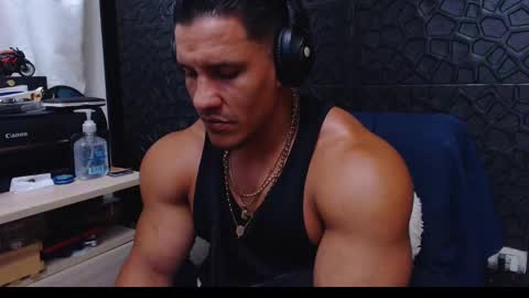 Snapshot of viktorherrera chatting on January 24, 12:52 am Viktor Herrera online show from January 24, 12:52 am