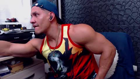 Snapshot of viktorherrera chatting on February 12, 4:22 pm Viktor Herrera online show from February 12, 4:22 pm