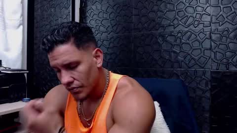 Snapshot of viktorherrera chatting on March 2, 12:47 pm Viktor Herrera online show from March 2, 12:47 pm