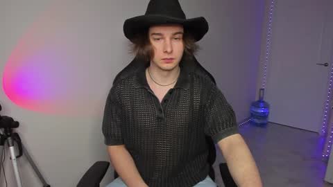 Vincent Strong online show from January 5, 12:10 pm