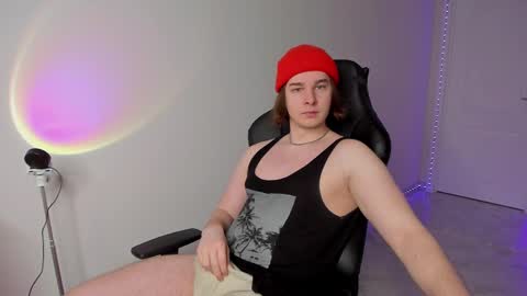 Vincent Strong online show from March 1, 1:32 am