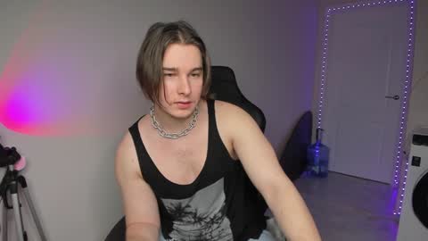 Vincent Strong online show from December 6, 8:05 am