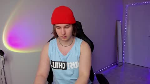 Vincent Strong online show from March 8, 1:37 am