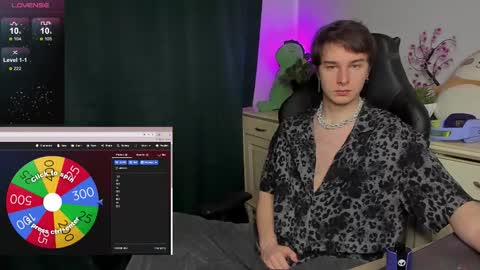 Vincent Strong online show from October 19, 9:45 am