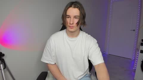 Vincent Strong online show from December 21, 3:25 am