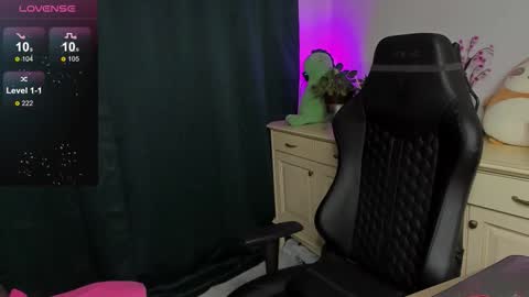 Vincent Strong online show from October 12, 9:03 am