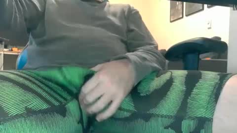 Snapshot of vitalbeach chatting on January 10, 5:37 am vitalbeach online show from January 10, 5:37 am