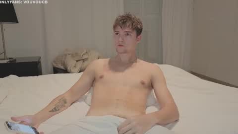 Snapshot of vouvoucouple chatting on March 7, 6:11 pm Tim online show from March 7, 6:11 pm