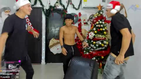 voyeurism_guys online show from December 17, 1:35 am