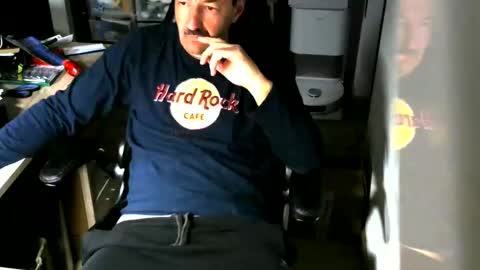 waldo7267 online show from April 13, 6:30 pm