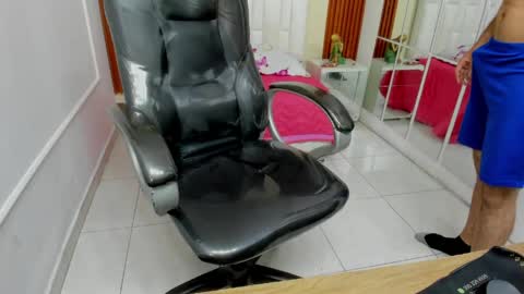 WALTER NOILS online show from April 15, 11:26 pm