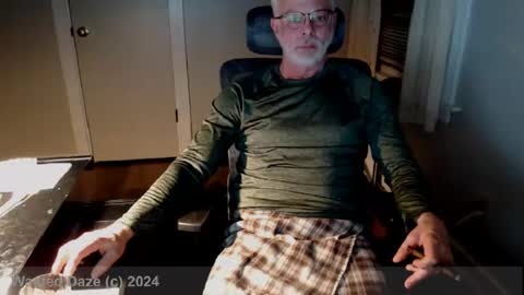 wasted_daze_ online show from January 3, 1:16 am