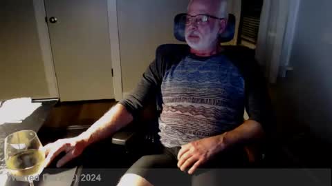 wasted_daze_ online show from December 31, 12:32 am