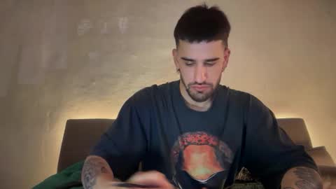 wearetwo online show from October 31, 4:47 am