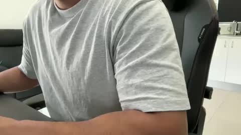 Weapon X online show from April 8, 2:23 am