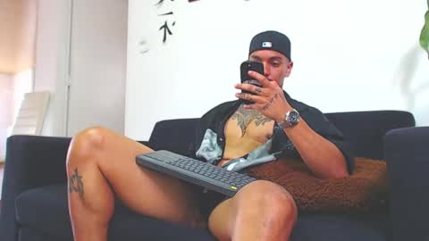 Wesley Rogger online show from December 6, 9:35 pm