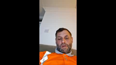 whateveruwant1on1 online show from April 28, 3:44 am