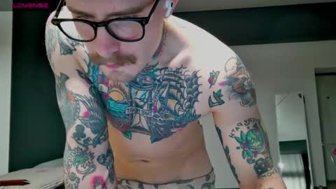 Max online show from November 3, 3:54 am