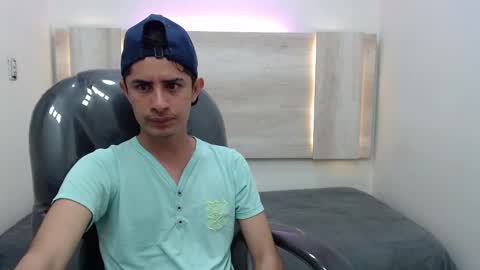 Snapshot of wickedboy_twink chatting on January 22, 9:33 pm JAISON online show from January 22, 9:33 pm