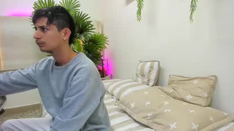 Snapshot of wickedboy_twink chatting on October 24, 11:12 am JAISON online show from October 24, 11:12 am