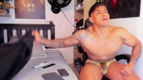 Snapshot of william_dracko9 chatting on October 17, 1:31 am Dracko online show from October 17, 1:31 am