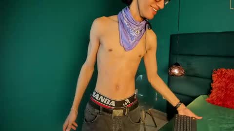 willturneer online show from April 3, 4:42 am