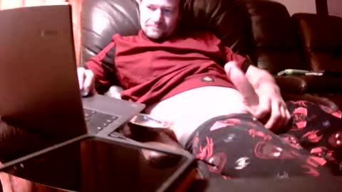 willydogg83 online show from May 24, 7:36 am