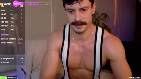 Snapshot of willyumx chatting on October 19, 2:05 am William Miguel online show from October 19, 2:05 am